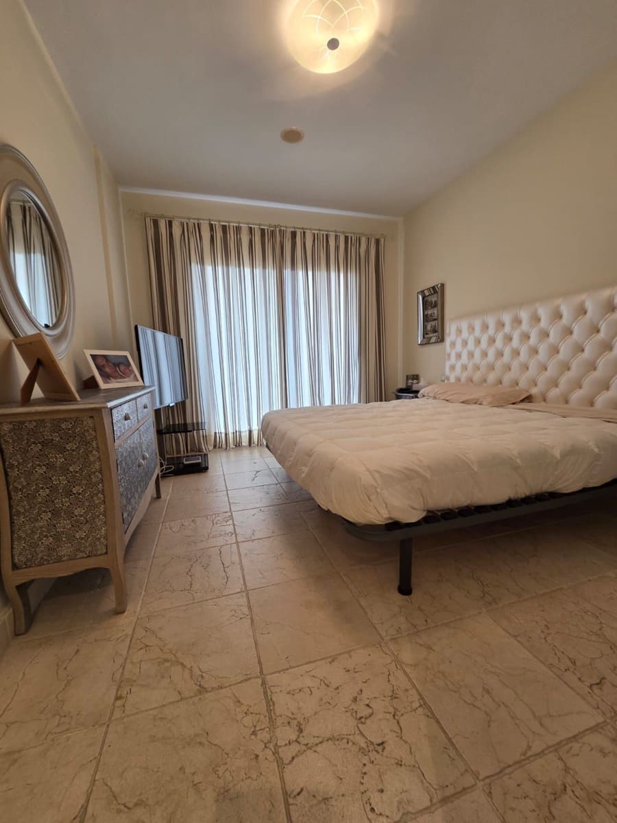 2 bedroom Apartment for sale in Estepona - € 465,000 (Ref: 9568380)