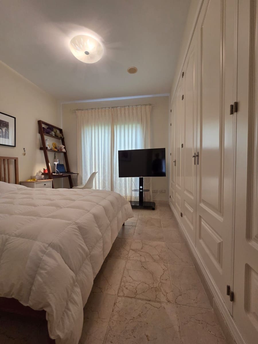 2 bedroom Apartment for sale in Estepona - € 465,000 (Ref: 9568380)