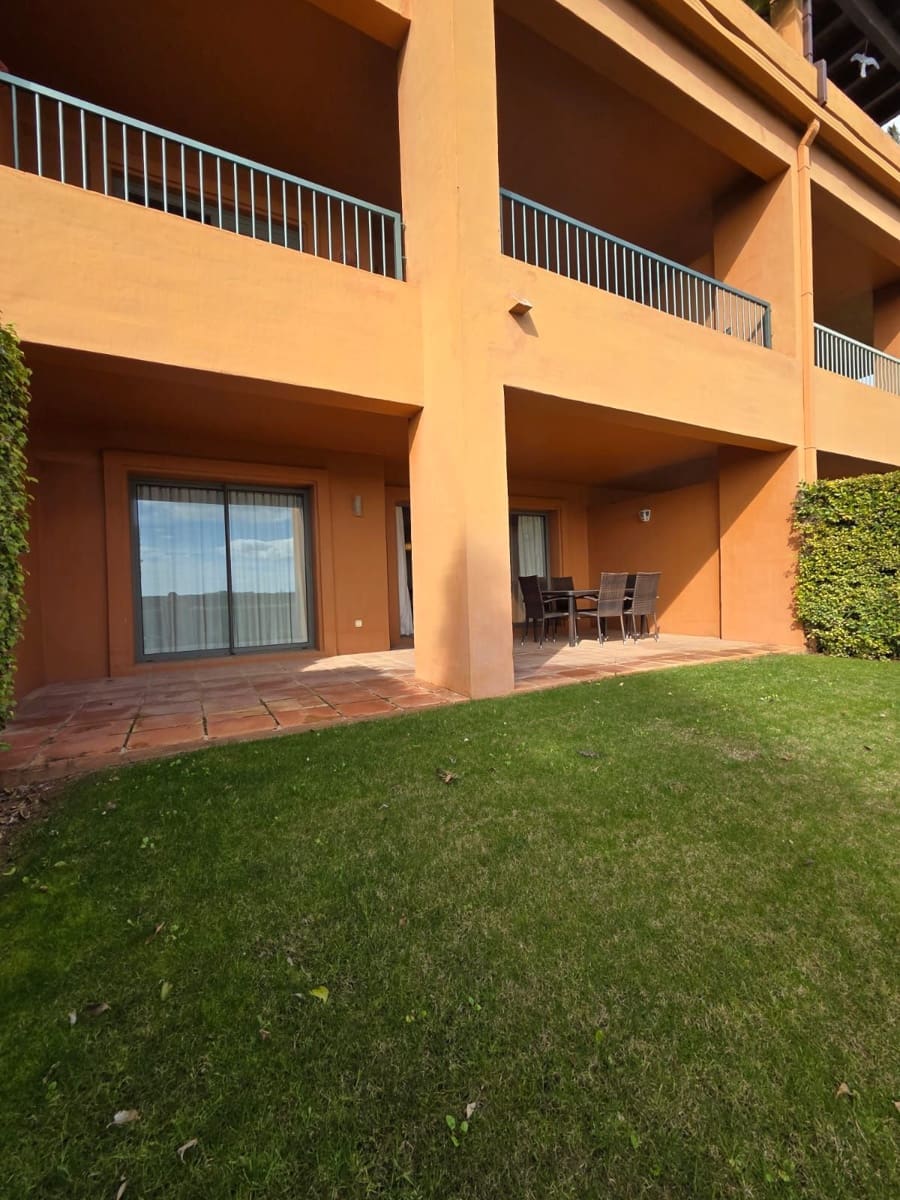 2 bedroom Apartment for sale in Estepona - € 465,000 (Ref: 9568380)