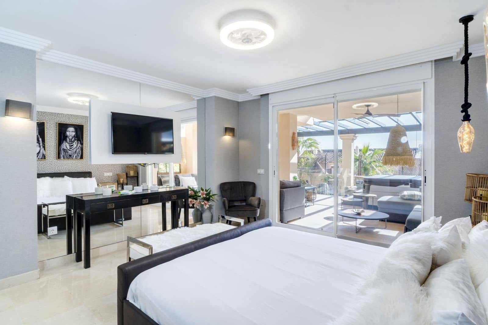 Apartamento de 2 habitaciones en Nueva Andalucia en venta - 760.000 € (Ref: 9568383)