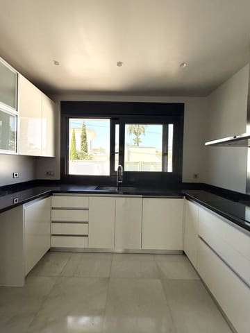 5 soveværelse Villa til salg i Marbesa, Marbella - € 2.600.000 (Ref: 9568384)