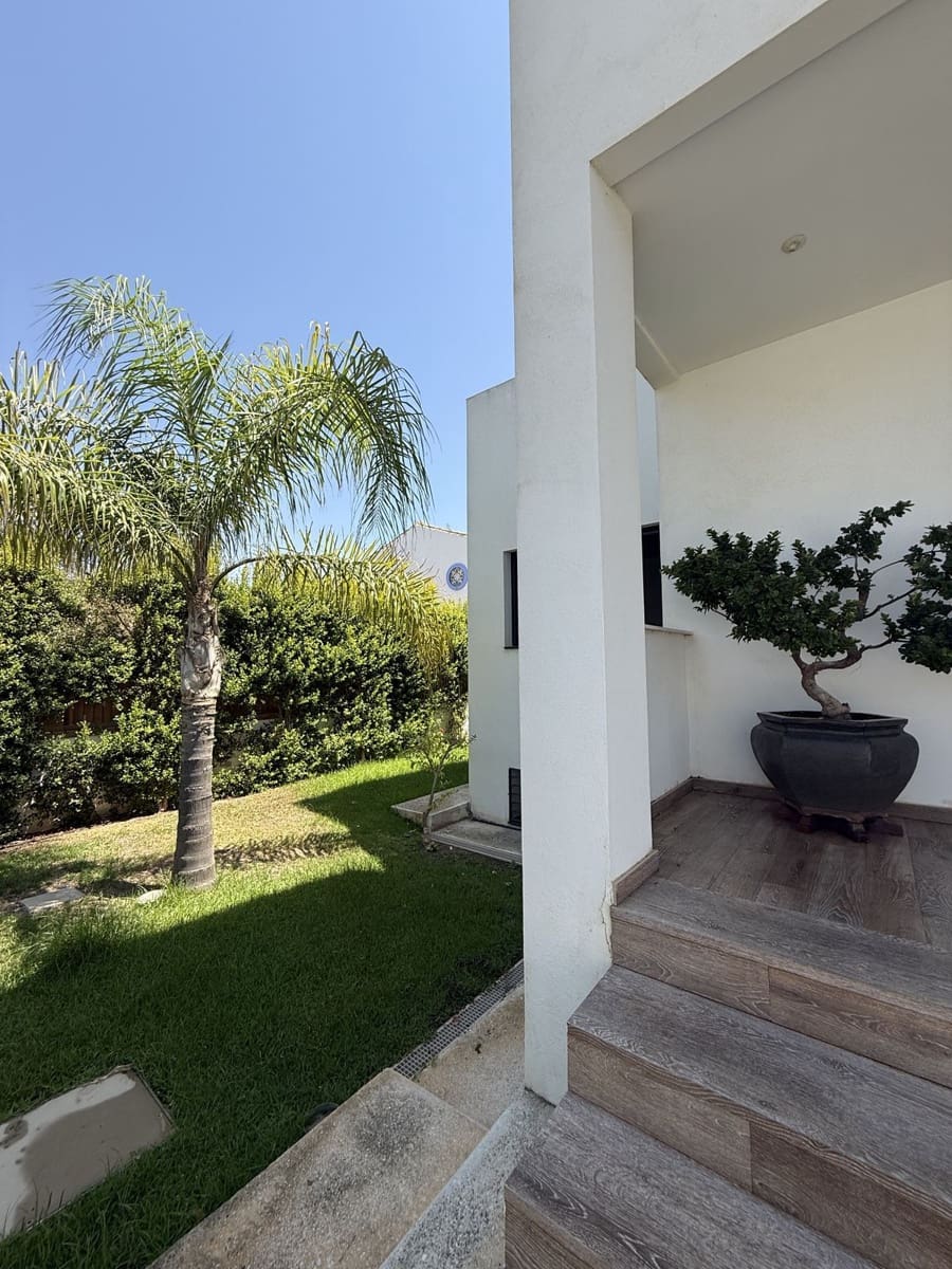 5 soveværelse Villa til salg i Marbesa - € 2.600.000 (Ref: 9568384)