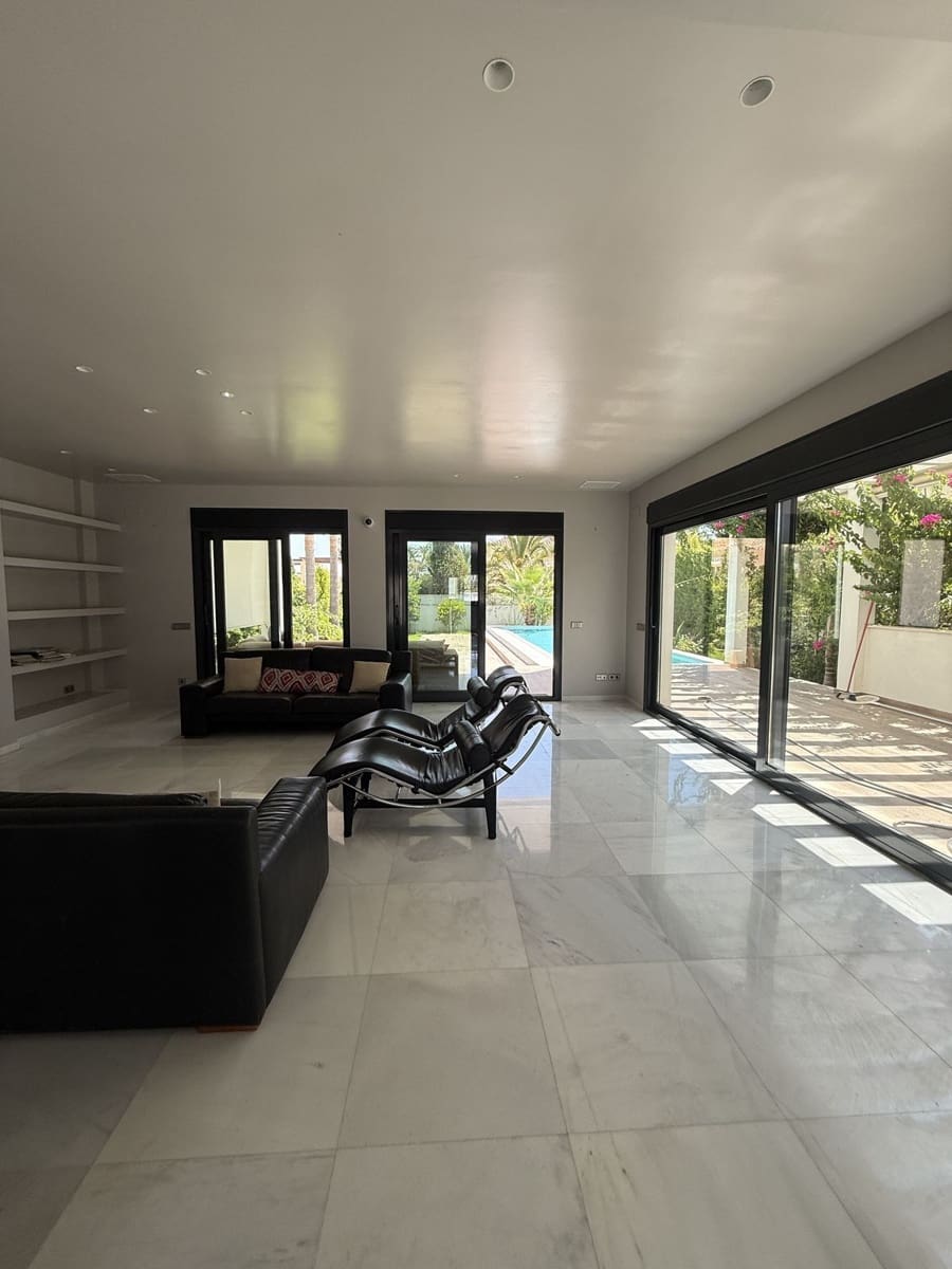 5 soveværelse Villa til salg i Marbesa - € 2.600.000 (Ref: 9568384)