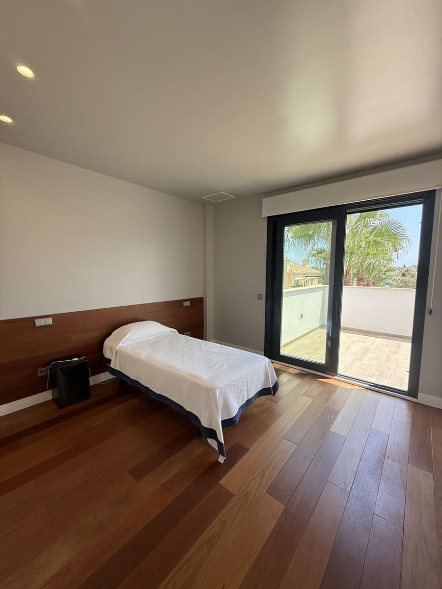 5 soveværelse Villa til salg i Marbesa - € 2.600.000 (Ref: 9568384)