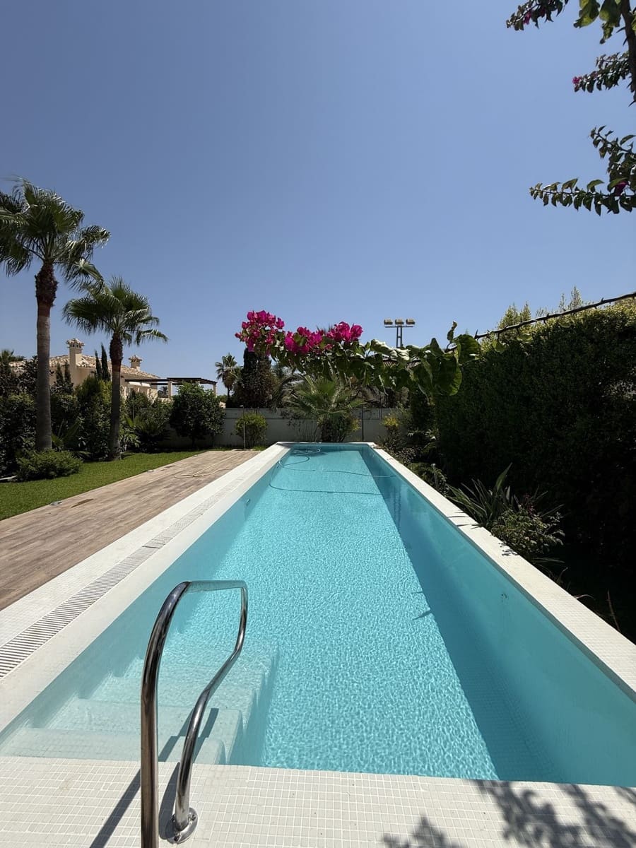 5 soveværelse Villa til salg i Marbesa - € 2.600.000 (Ref: 9568384)