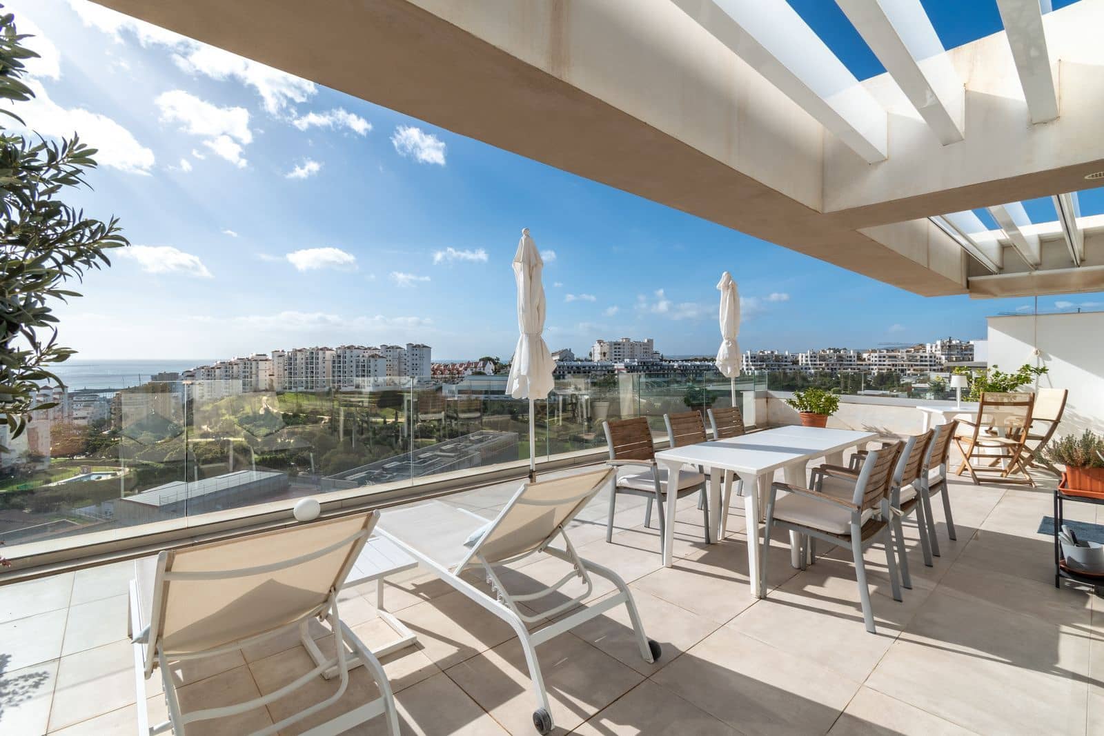 2 sovrum Takvåning till salu i Estepona - 875 000 € (Ref: 9568389)