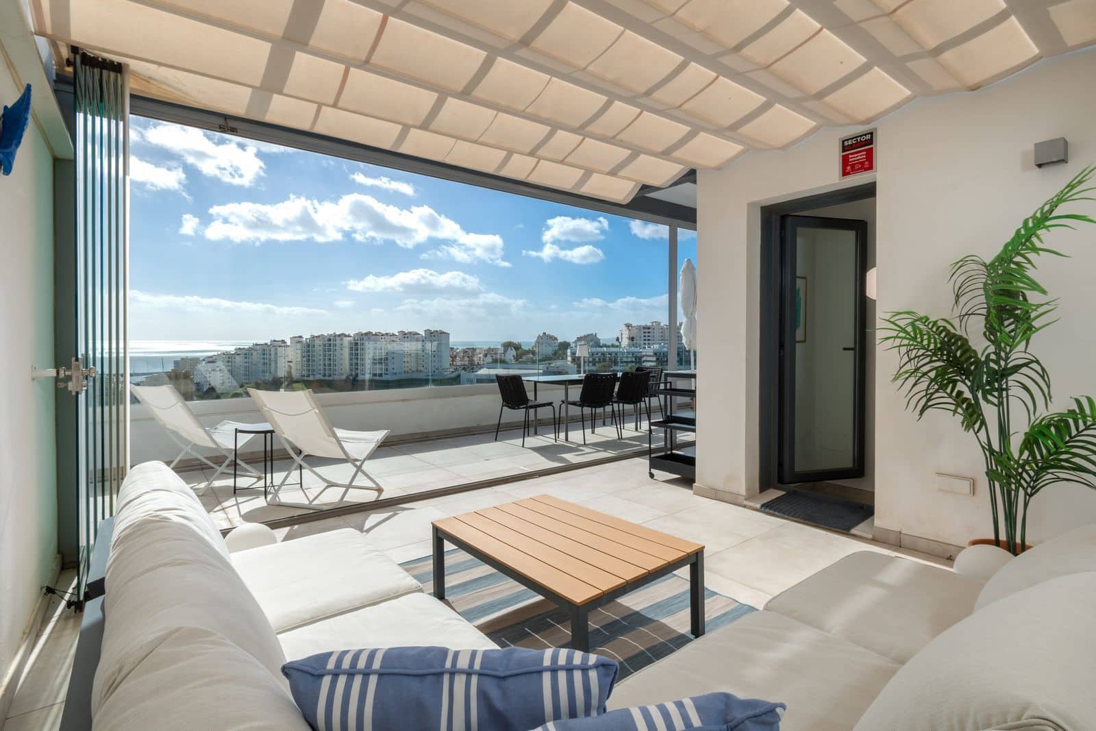 2 sovrum Takvåning till salu i Estepona - 875 000 € (Ref: 9568389)