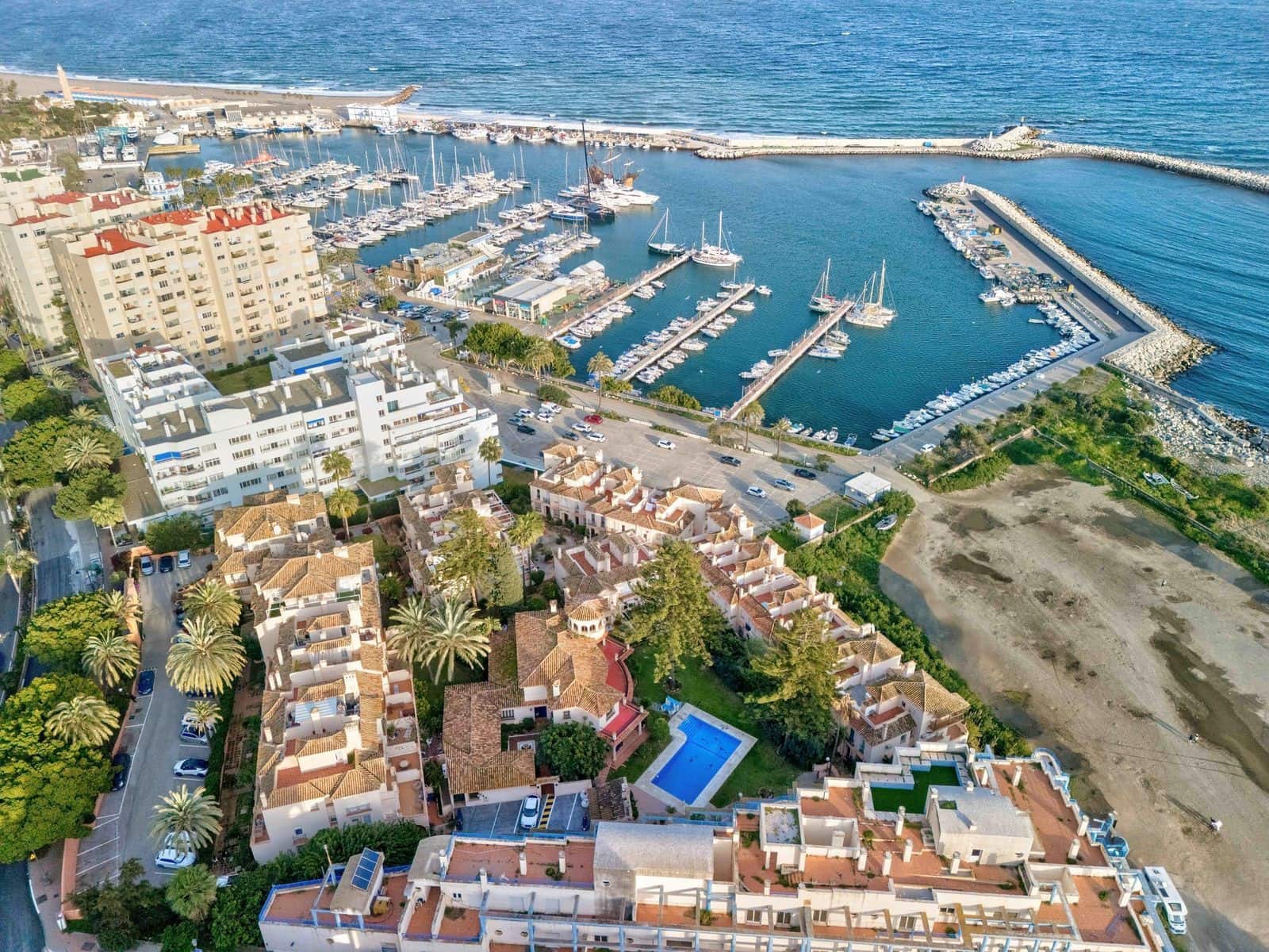 4 Zimmer Apartment zu verkaufen in Estepona - 850.000 € (Ref: 9568390)