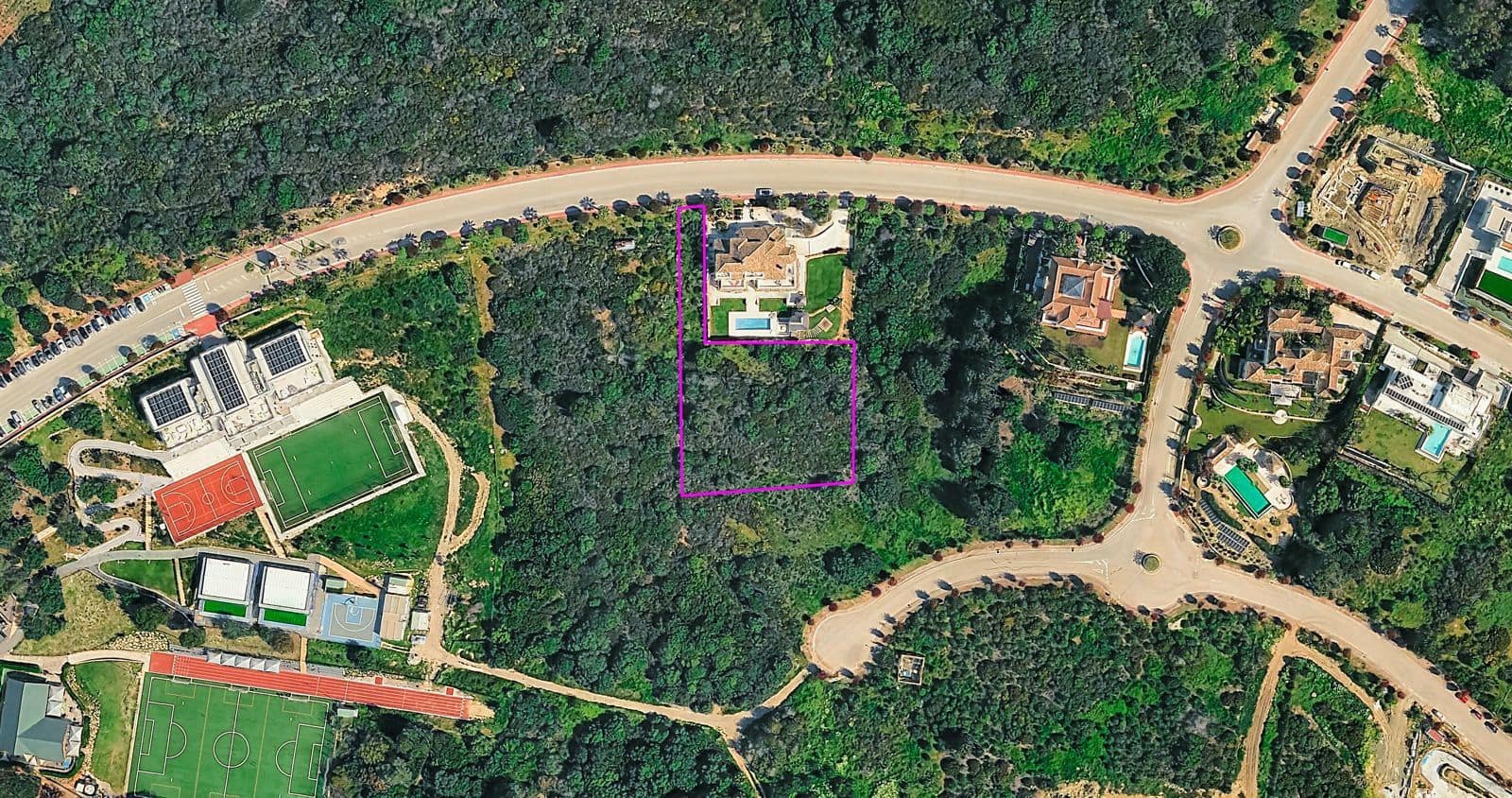 Ubebygd land til salgs i Sotogrande - € 850 000 (Ref: 9570829)