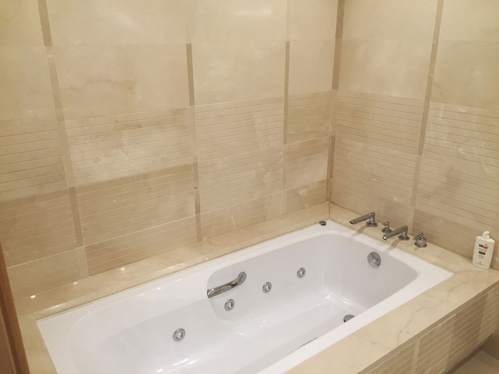 Apartamento de 2 habitaciones en Golden Mile en venta - 1.350.000 € (Ref: 9570832)