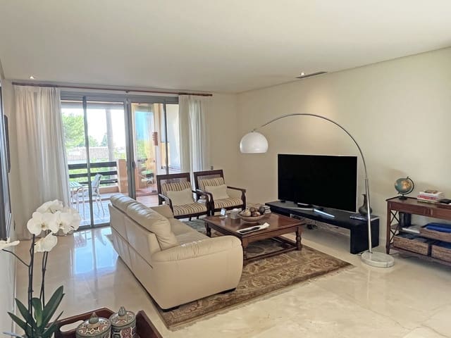 Apartamento de 2 habitaciones en Golden Mile, Marbella en venta - 1.350.000 € (Ref: 9570832)