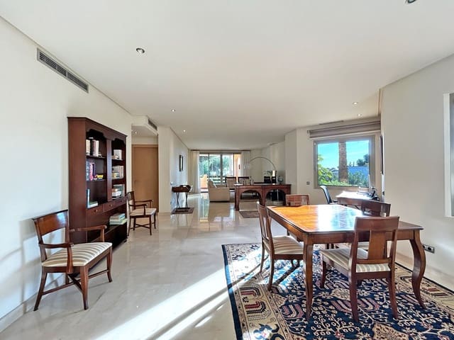 Apartamento de 2 habitaciones en Golden Mile, Marbella en venta - 1.350.000 € (Ref: 9570832)