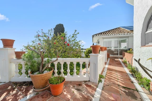 Chalet de 5 habitaciones en Benalmádena en venta - 1.820.000 € (Ref: 9570836)