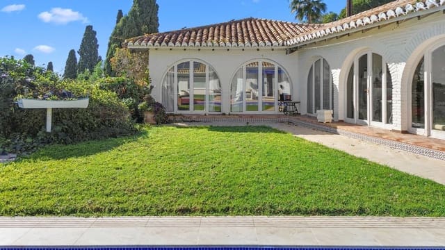 Chalet de 5 habitaciones en Benalmádena en venta - 1.820.000 € (Ref: 9570836)