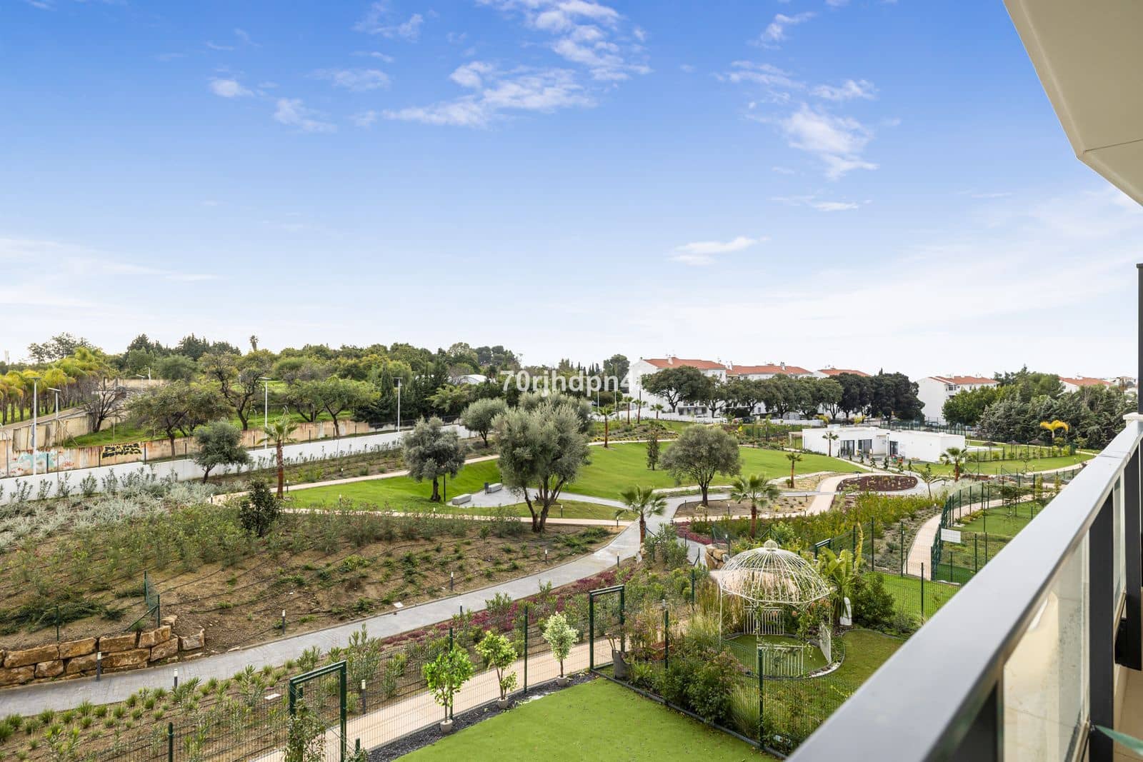 2 bedroom Apartment for sale in Estepona - € 475,000 (Ref: 9570839)