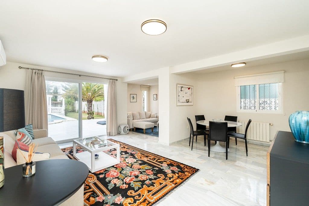 4 soveværelse Villa til salg i Marbesa - € 2.450.000 (Ref: 9570841)