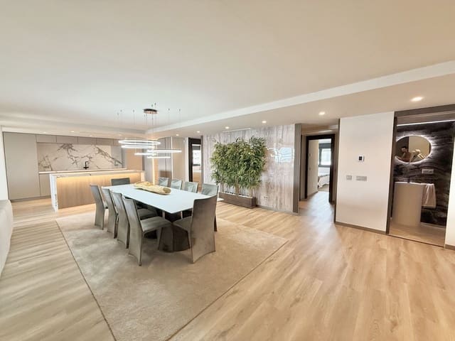 5 slaapkamer Appartement te koop in Puerto Banus, Marbella - € 2.500.000 (Ref: 9570842)