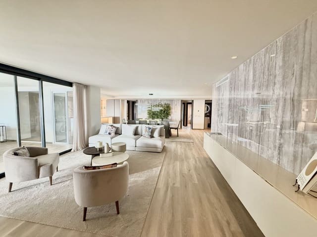 5 slaapkamer Appartement te koop in Puerto Banus, Marbella - € 2.500.000 (Ref: 9570842)