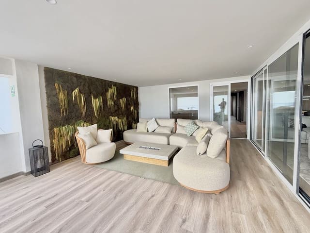 5 slaapkamer Appartement te koop in Puerto Banus, Marbella - € 2.500.000 (Ref: 9570842)