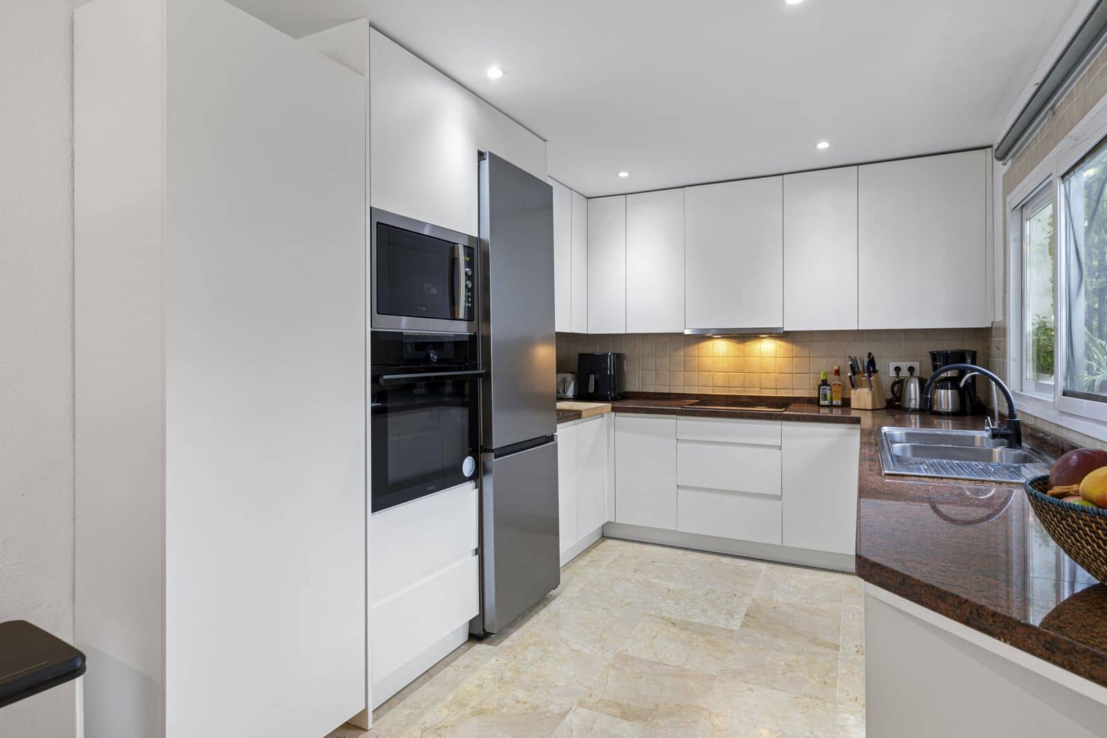 Pareado de 3 habitaciones en Estepona en venta - 480.000 € (Ref: 9570848)