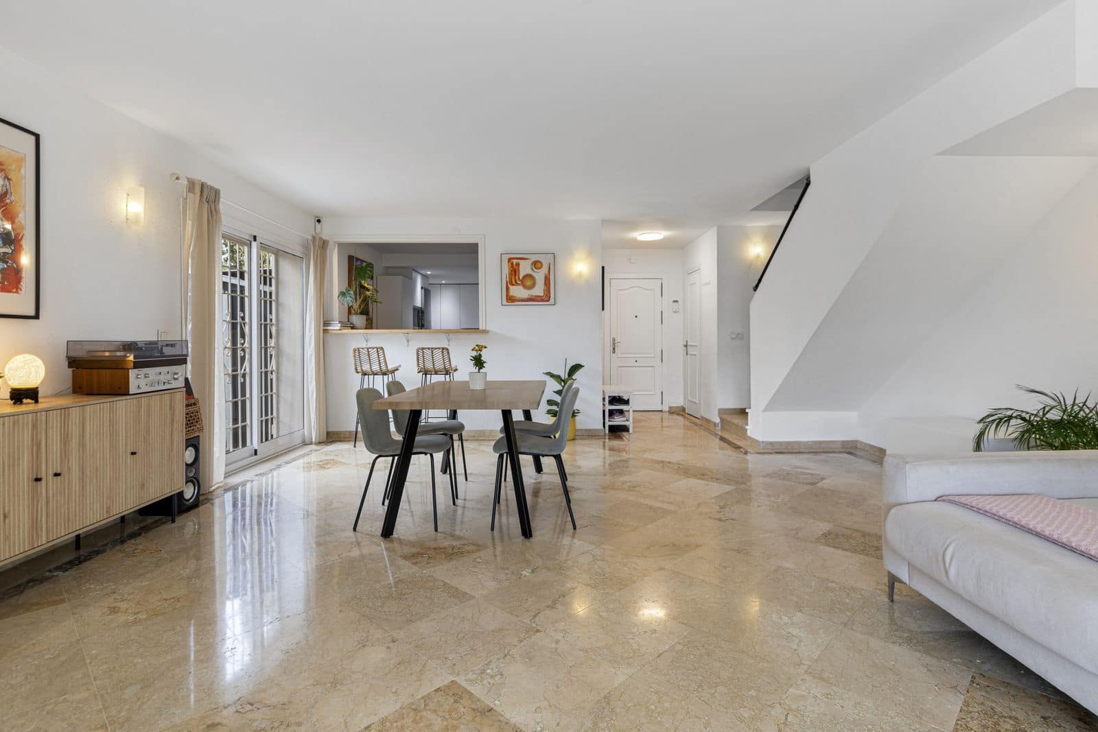 Pareado de 3 habitaciones en Estepona en venta - 480.000 € (Ref: 9570848)