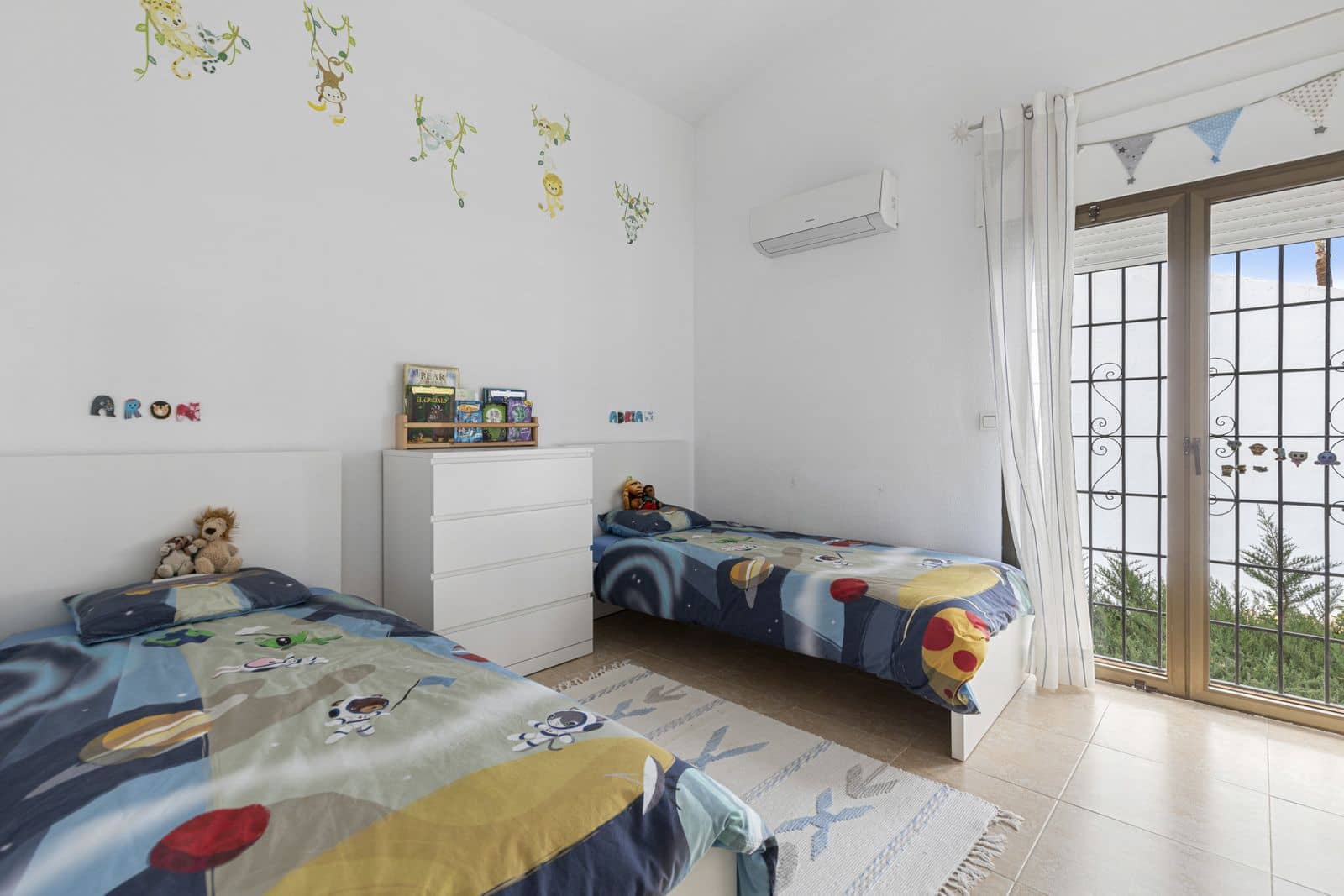 Pareado de 3 habitaciones en Estepona en venta - 480.000 € (Ref: 9570848)