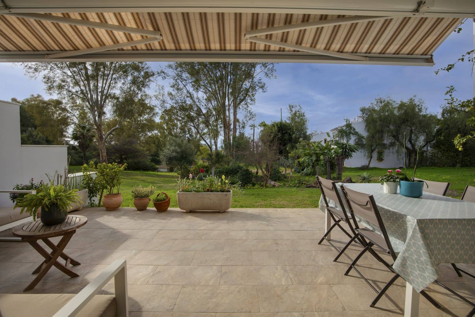 Pareado de 3 habitaciones en Estepona en venta - 480.000 € (Ref: 9570848)