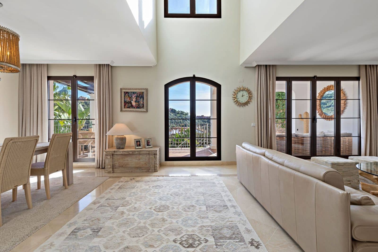 4 soveværelse Semi-Rækkehus til salg i Los Arqueros - € 1.050.000 (Ref: 9570856)