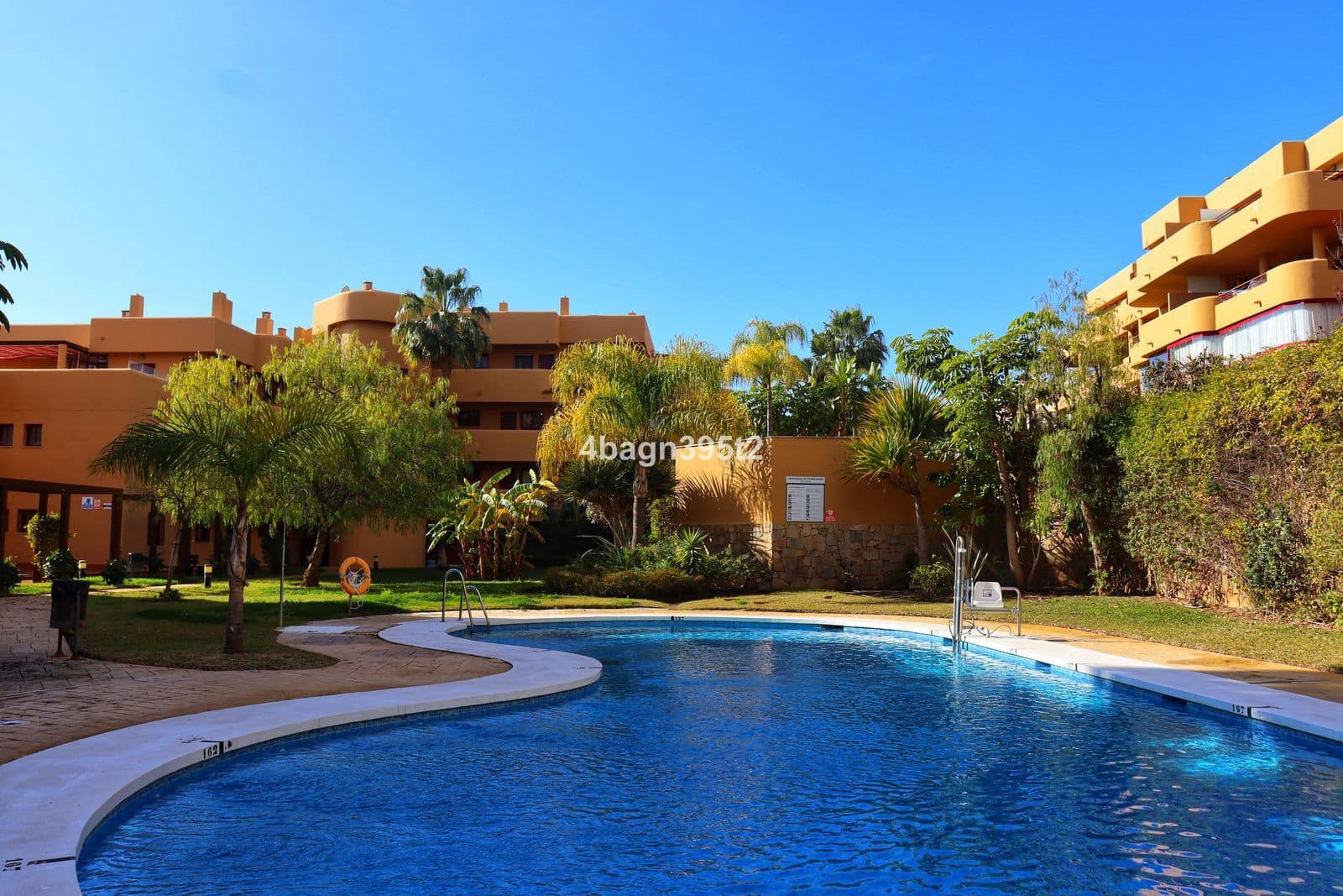 3 bedroom Apartment for sale in La Cala de Mijas - € 395,000 (Ref: 9570857)