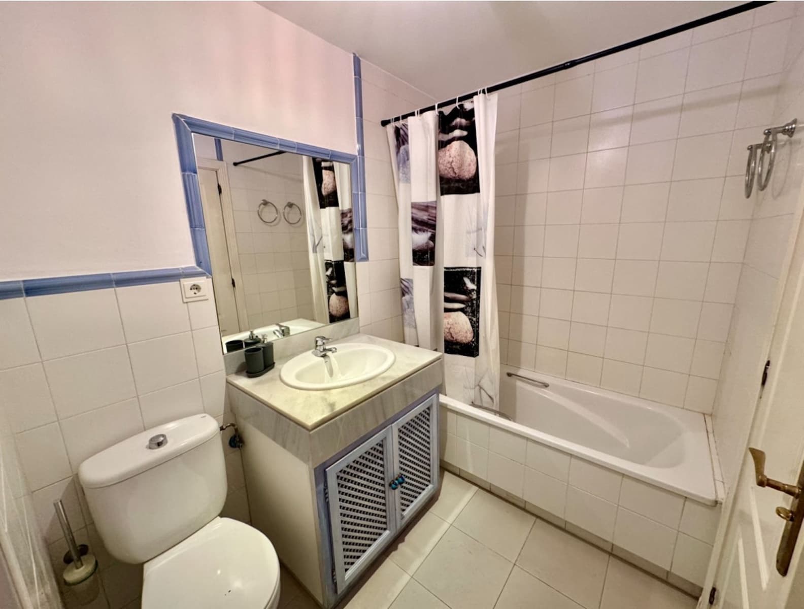 3 makuuhuone Huoneisto myytävänä paikassa Guadalmina - 339 000 € (Ref: 9570858)