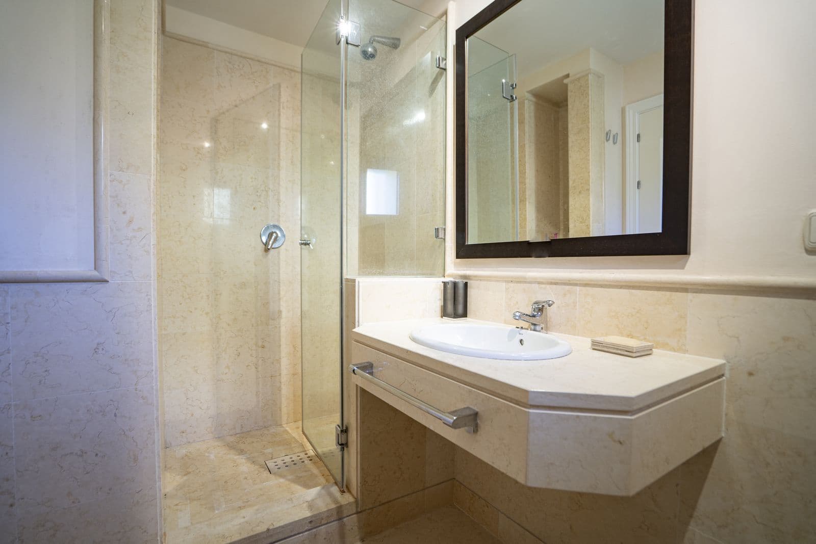 3 sovrum Takvåning till salu i Benahavis - 1 200 000 € (Ref: 9570859)