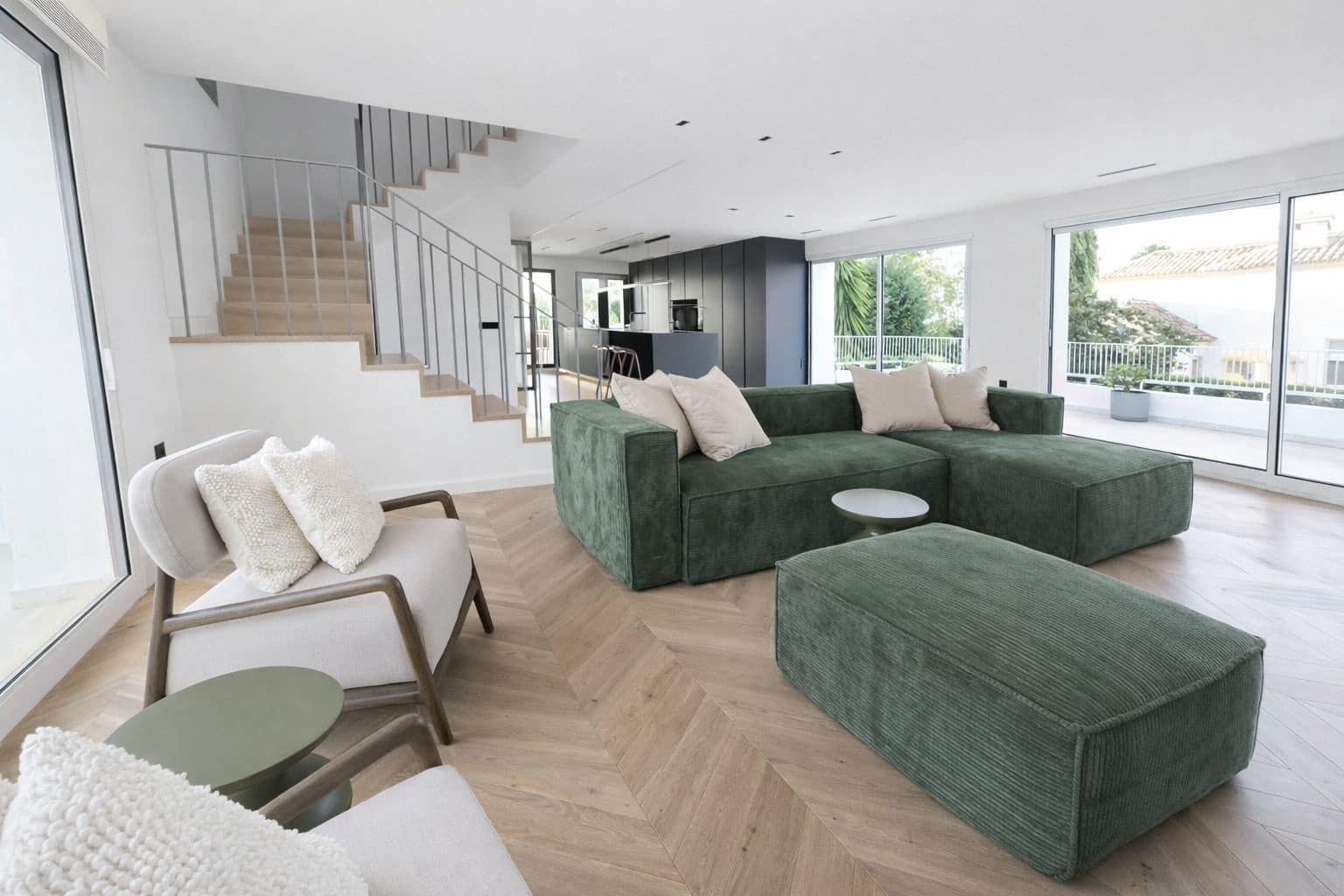 3 bedroom Apartment for sale in Marbella - € 1,375,000 (Ref: 9607649)