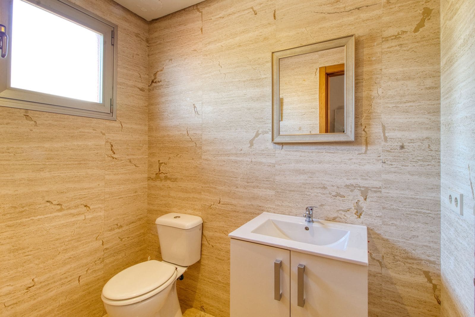 3 makuuhuone Omakotitalo myytävänä paikassa Manilva - 485 000 € (Ref: 9607650)