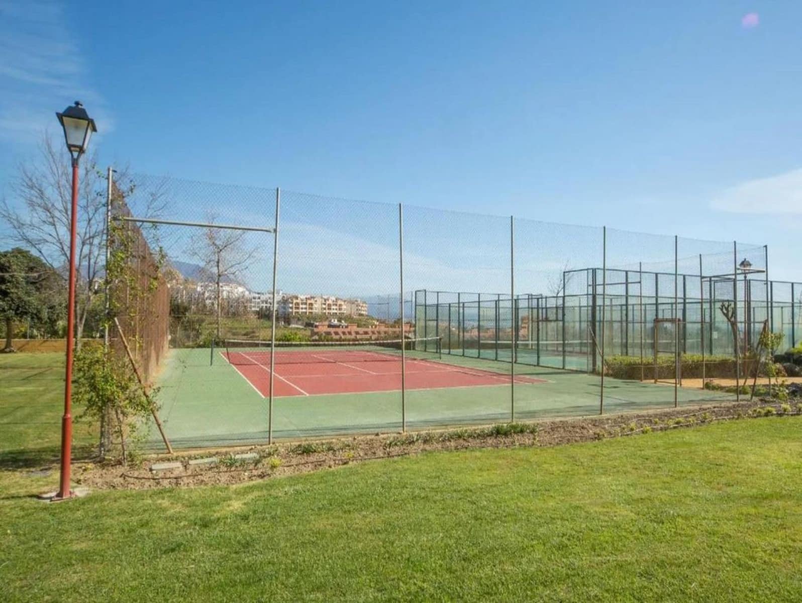 2 chambre Appartement à vendre à La Duquesa / Puerto de la Duquesa - 265 000 € (Ref: 9607654)