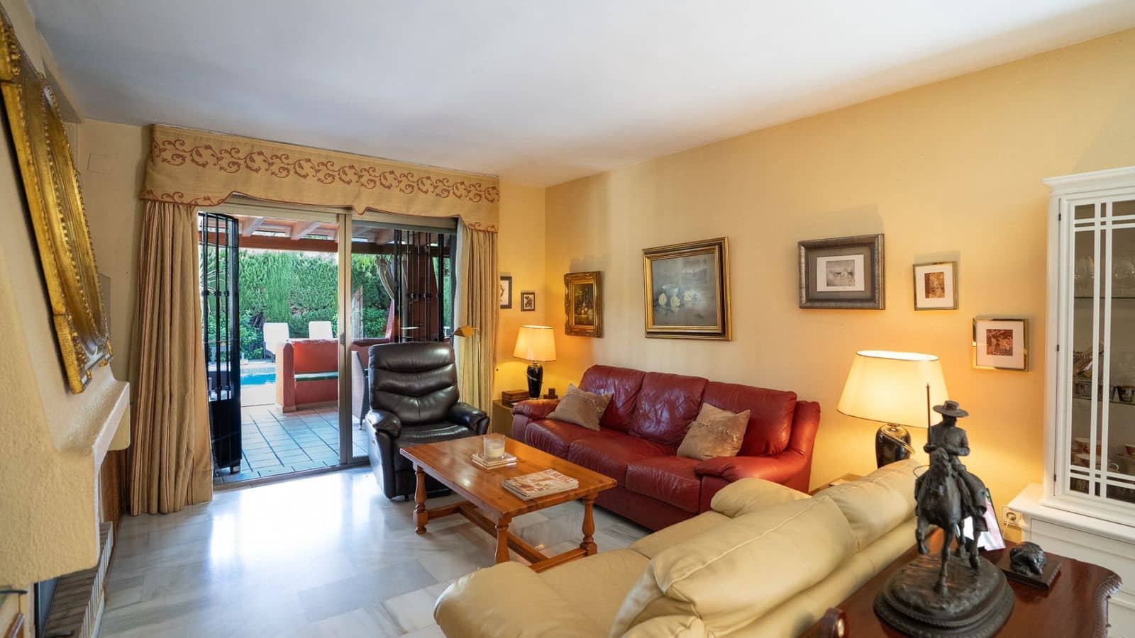 Chalet de 4 habitaciones en Marbella en venta - 1.475.000 € (Ref: 9607660)