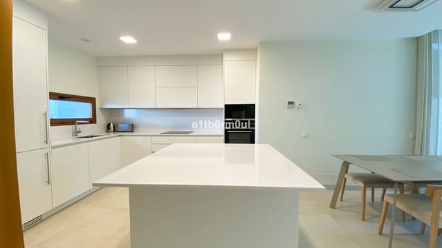 3 soveværelse Semi-Rækkehus til salg i Golden Mile, Marbella - € 2.250.000 (Ref: 9607673)