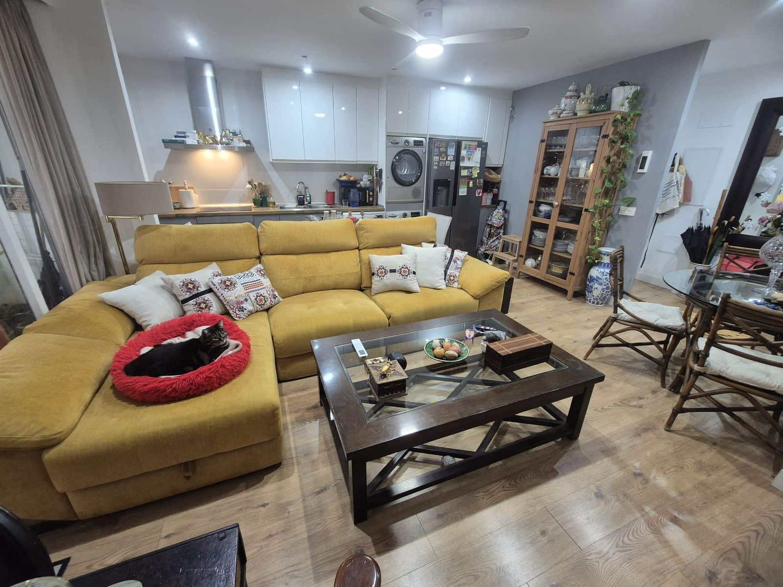 2 bedroom Apartment for sale in Marbella - € 620,000 (Ref: 9607675)