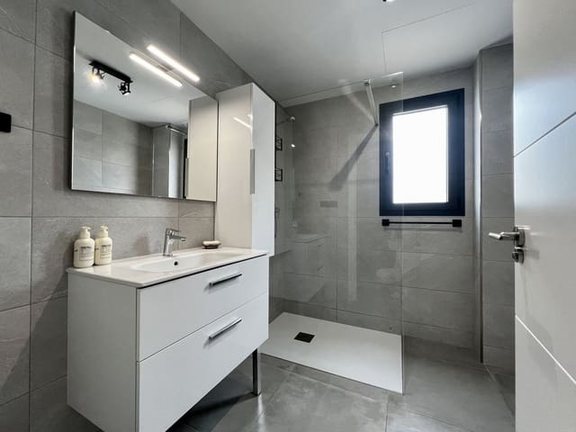 2 Zimmer Apartment zu verkaufen in Cancelada, Estepona - 320.000 € (Ref: 9607677)