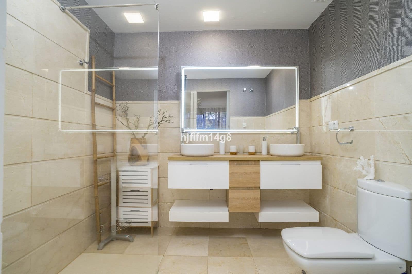 Apartamento de 2 habitaciones en Nueva Andalucia en venta - 850.000 € (Ref: 9607686)