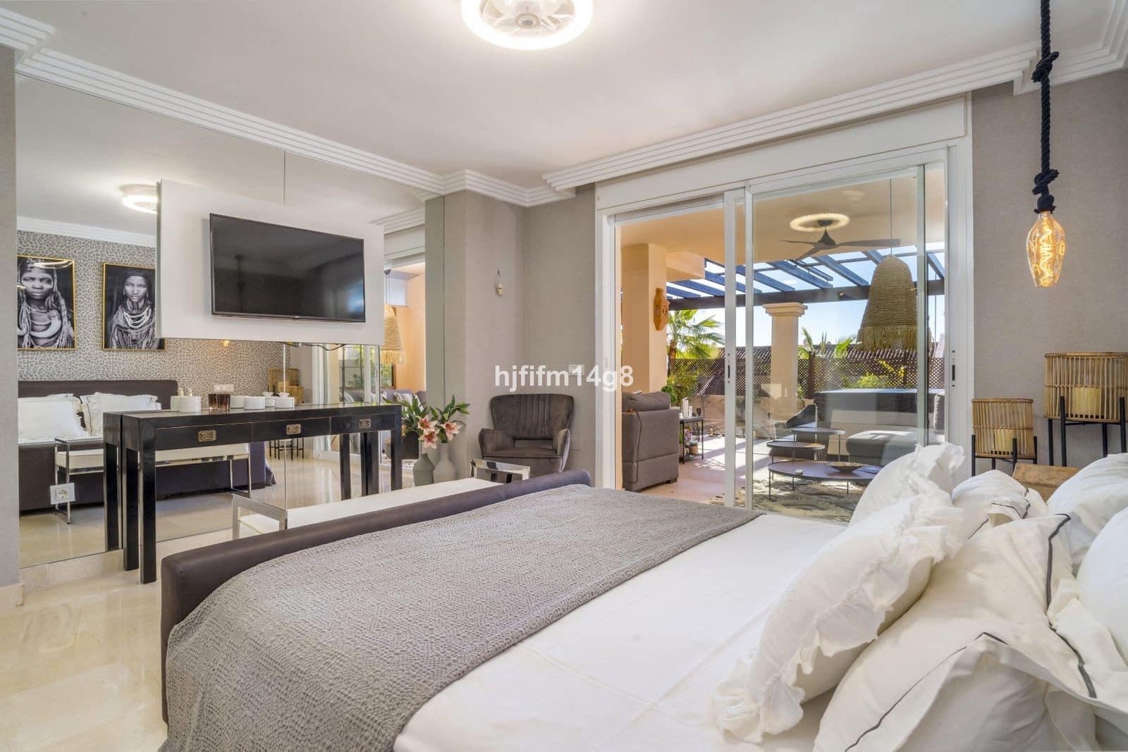 Apartamento de 2 habitaciones en Nueva Andalucia en venta - 850.000 € (Ref: 9607686)