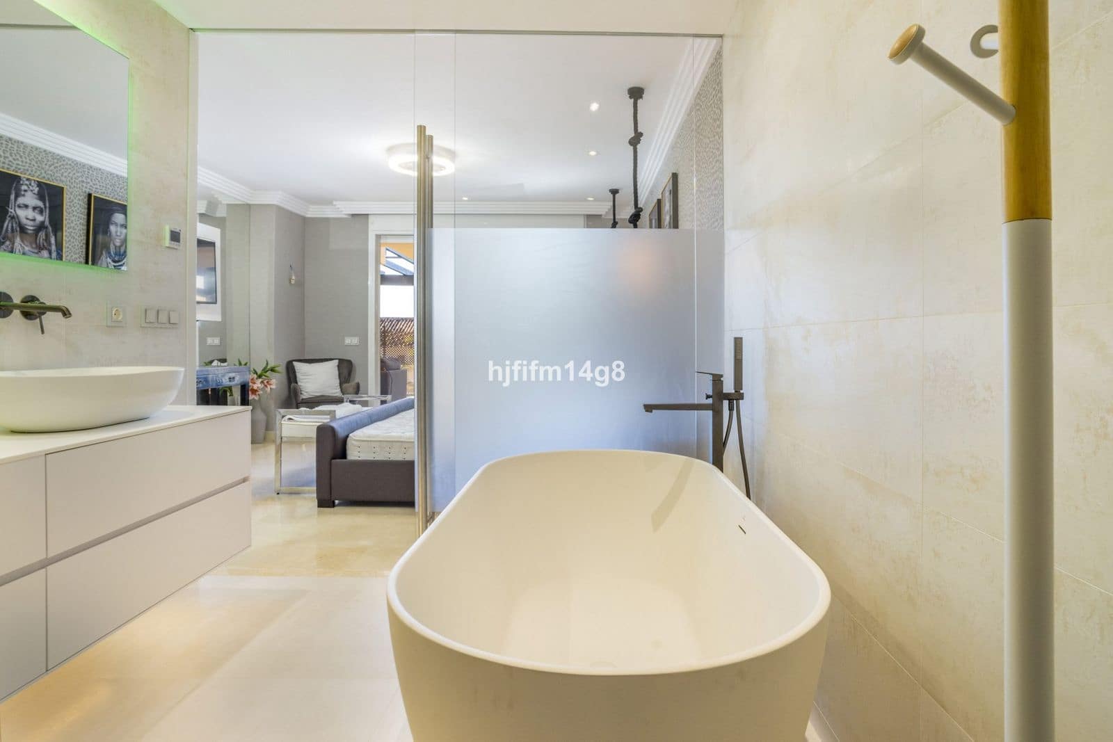 Apartamento de 2 habitaciones en Nueva Andalucia en venta - 850.000 € (Ref: 9607686)