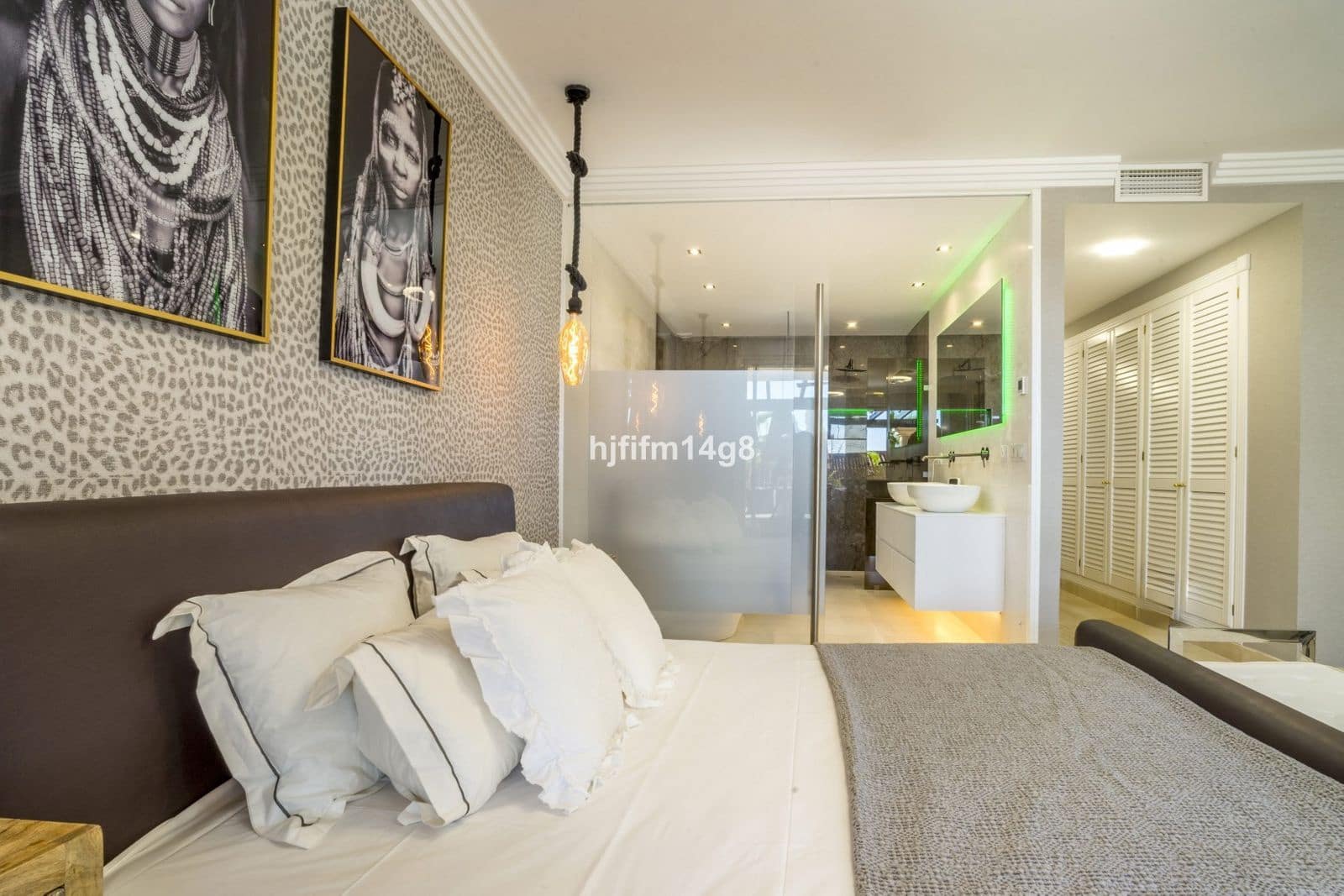 Apartamento de 2 habitaciones en Nueva Andalucia en venta - 850.000 € (Ref: 9607686)