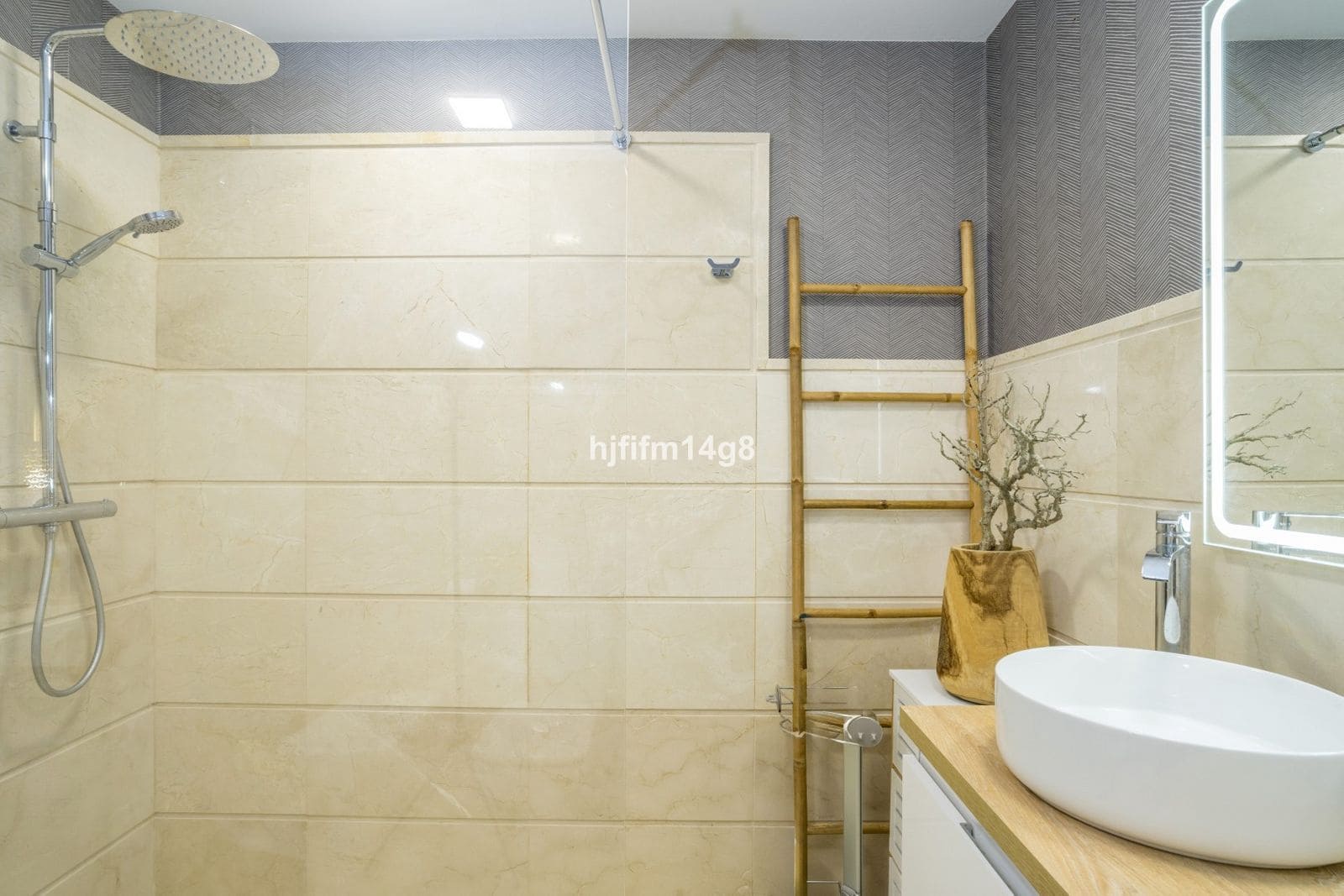 Apartamento de 2 habitaciones en Nueva Andalucia en venta - 850.000 € (Ref: 9607686)