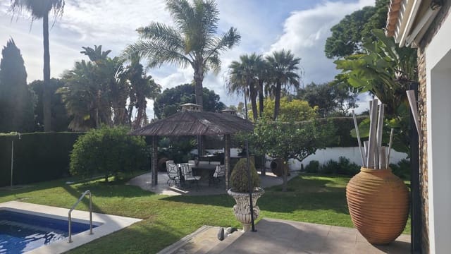 3 soveværelse Villa til salg i Golden Mile, Marbella - € 2.800.000 (Ref: 9607687)