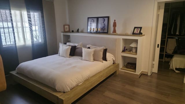 3 soveværelse Villa til salg i Golden Mile, Marbella - € 2.800.000 (Ref: 9607687)