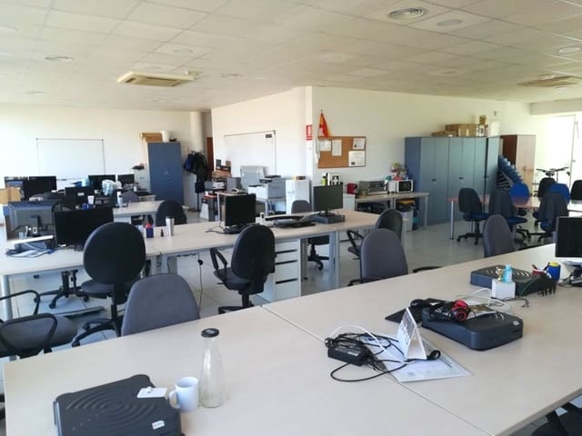 Kontor til salgs i Málaga by - € 313 000 (Ref: 9607689)