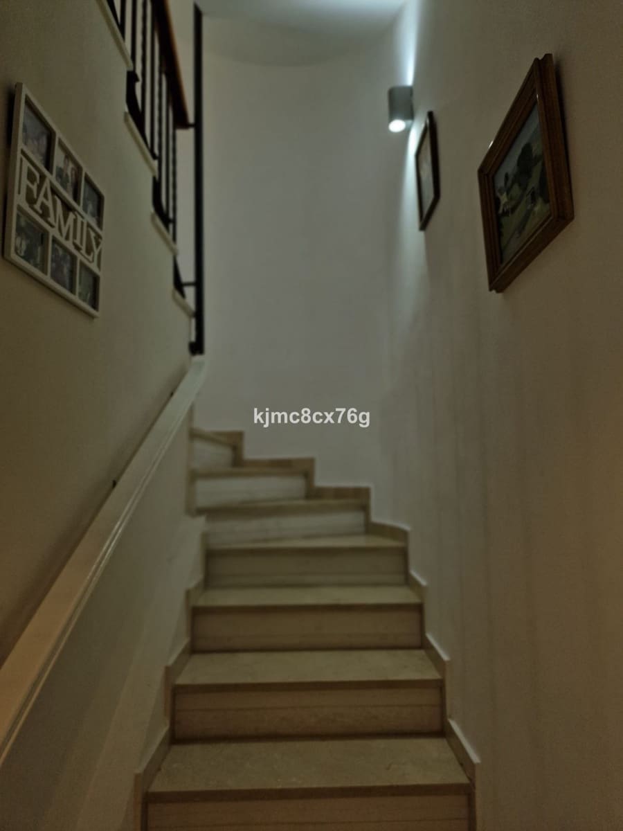 4 soveværelse Semi-Rækkehus til salg i Riviera del Sol - € 460.000 (Ref: 9607691)