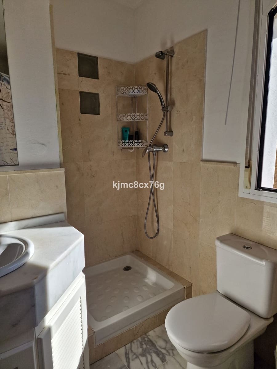 4 soveværelse Semi-Rækkehus til salg i Riviera del Sol - € 460.000 (Ref: 9607691)