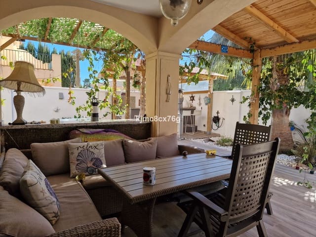 4 soveværelse Semi-Rækkehus til salg i Riviera del Sol, Mijas - € 460.000 (Ref: 9607691)