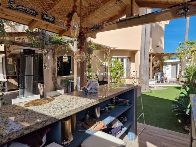 4 soveværelse Semi-Rækkehus til salg i Riviera del Sol, Mijas - € 460.000 (Ref: 9607691)